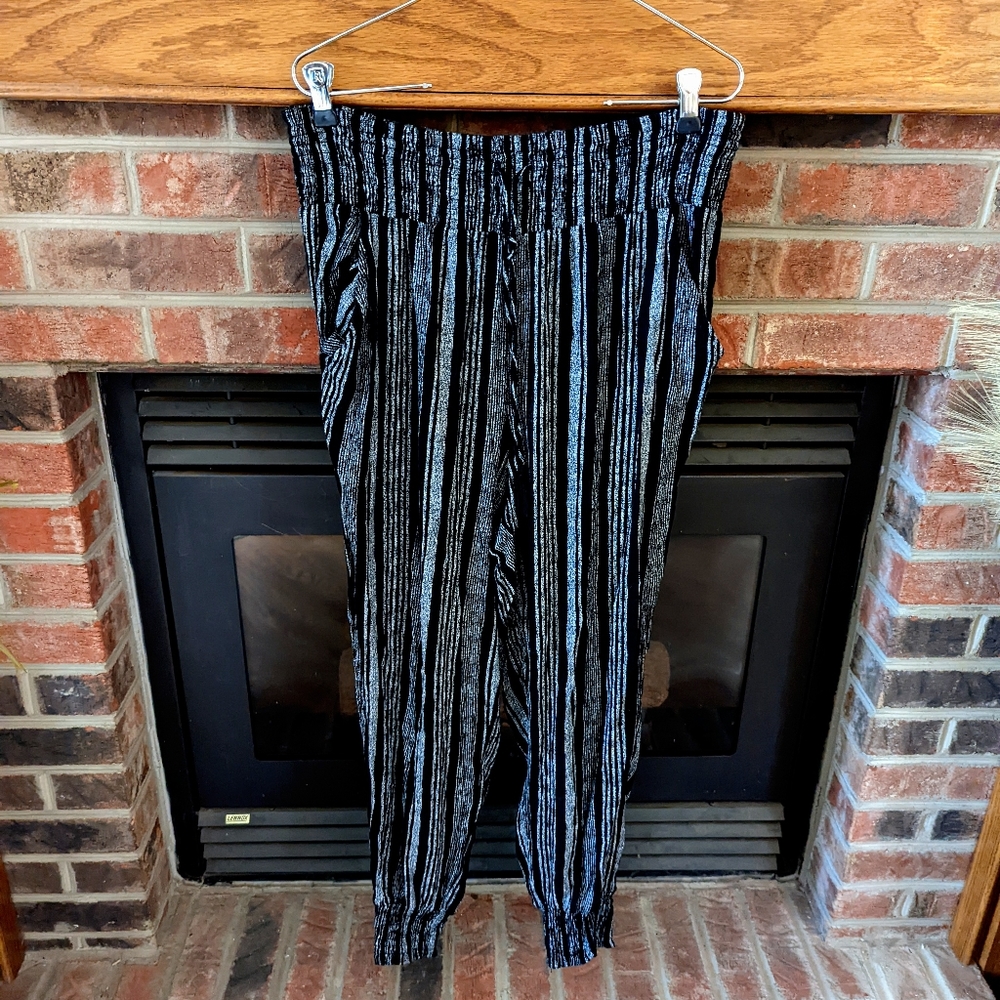 Ultra flirt black and white striped harem pants size XL